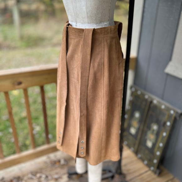 California Leather Works Suede Jumper - Picture 10 of 11